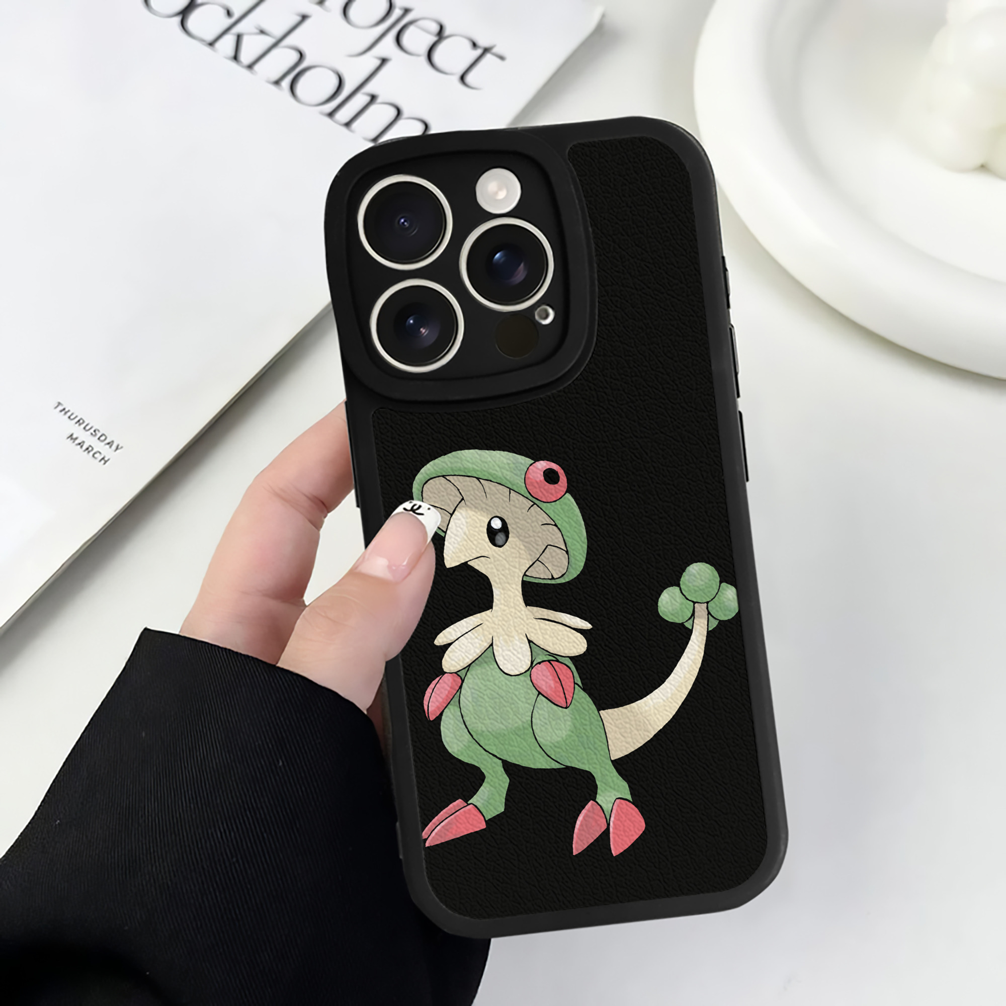 （画像用） ポケットモンスター Pokémon 【iPhone 16シリーズ対応】シリコンスマホケース（レザー調） 材質：シリコン